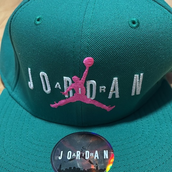 Jordan Air Jordan Embroidered Pink Jumpman Logo Snapback Baseball Hat - Picture 3 of 8